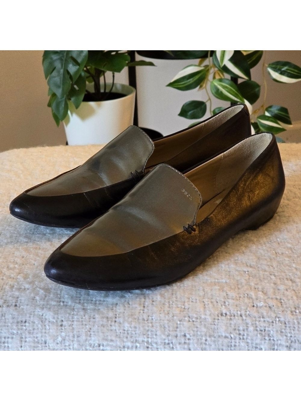Geox pointed toes slip on glossy leather shoes, color black and grey size 40